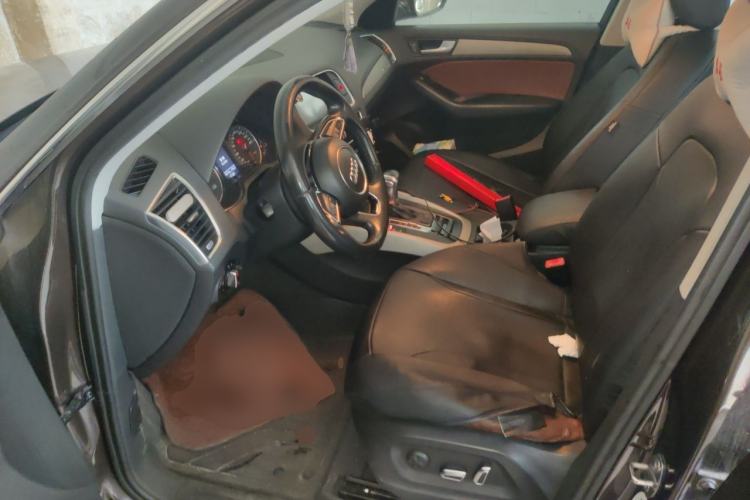 Used Audi Q5 2013 40 TFSI Technology Edition Driver Seat