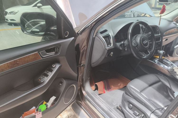 Used Audi Q5 2013 40 TFSI Comfort Edition Driver Seat