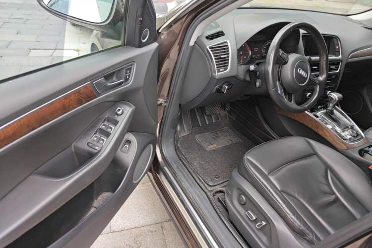 Used Audi Q5 2013 40 TFSI Comfort Edition Driver Seat