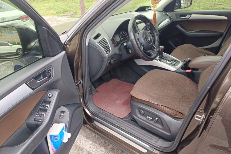 Used Audi Q5 2013 40 TFSI Technology Edition Driver Seat