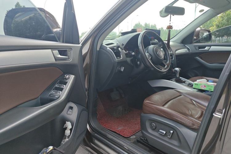 Used Audi Q5 2013 40 TFSI Technology Edition Driver Seat