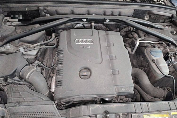 Used Audi Q5 2013 40 TFSI Technology Edition Engine Bay
