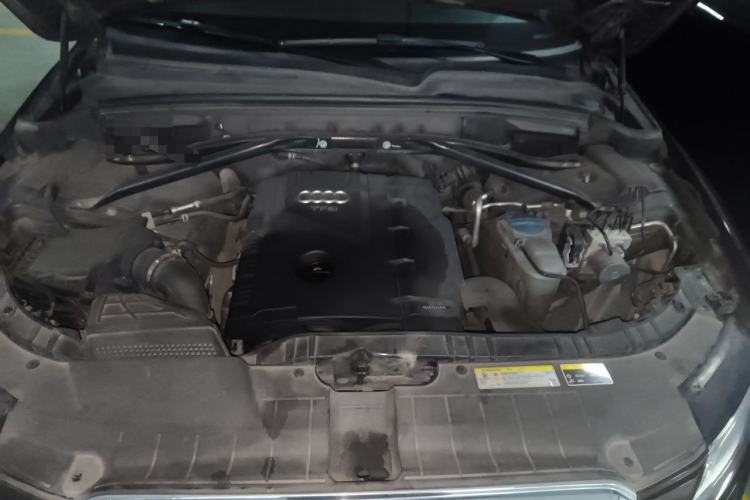 Used Audi Q5 2013 40 TFSI Comfort Edition Engine Bay