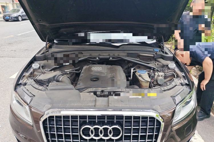 Used Audi Q5 2013 40 TFSI Technology Edition Engine Bay