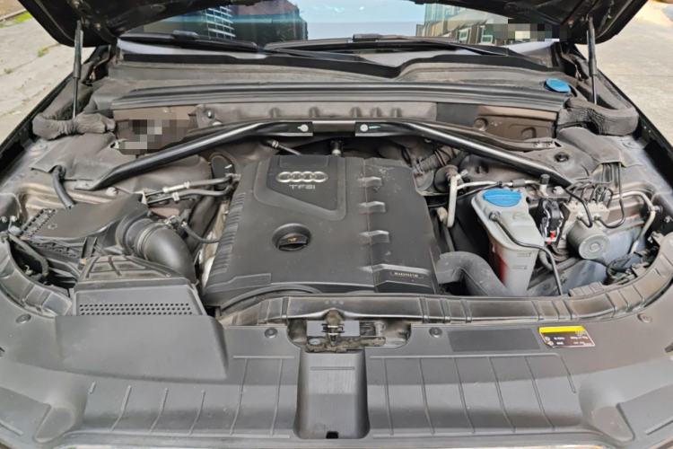 Used Audi Q5 2013 40 TFSI Comfort Edition Engine Bay