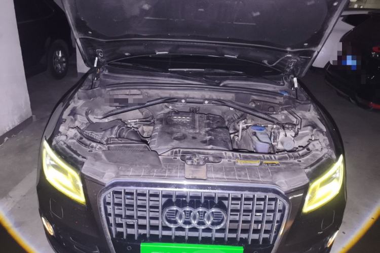 Used Audi Q5 2013 40 TFSI Comfort Edition Engine Bay