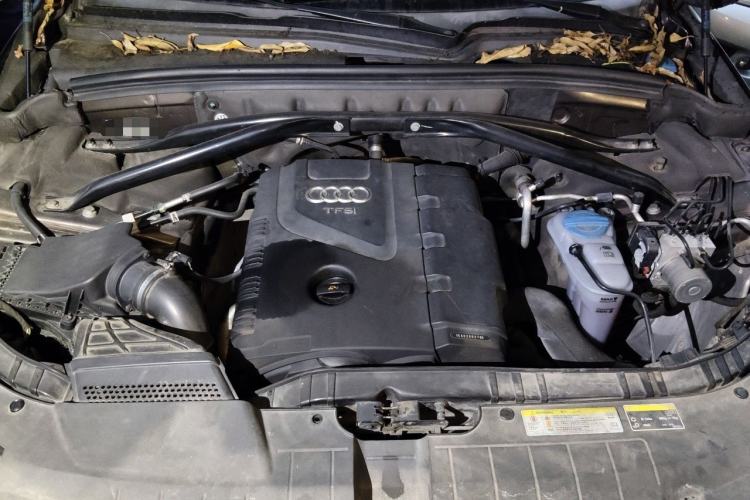 Used Audi Q5 2013 40 TFSI Ambition Engine Bay