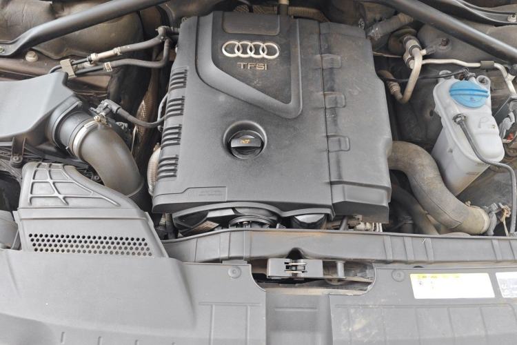 Used Audi Q5 2013 40 TFSI Ambition Engine Bay