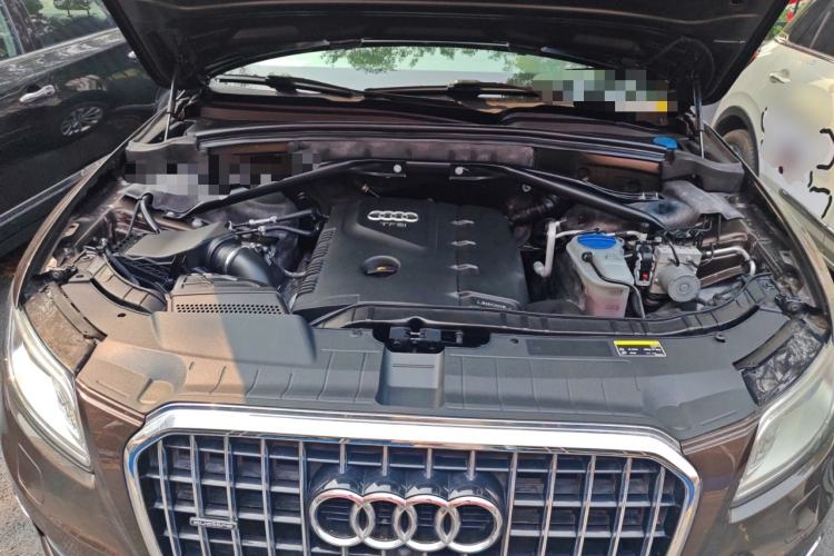 Used Audi Q5 2013 40 TFSI Technology Edition Engine Bay