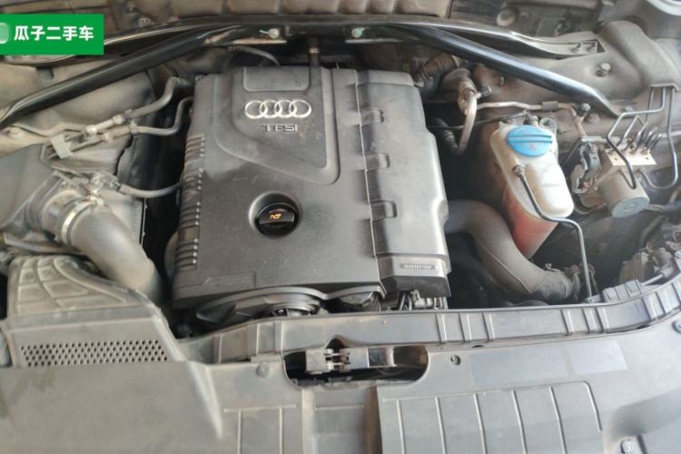 Used Audi Q5 2013 40 TFSI Technology Edition Engine Bay