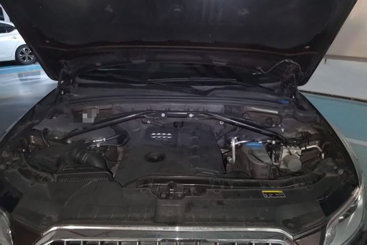 Used Audi Q5 2013 40 TFSI Comfort Edition Engine Bay