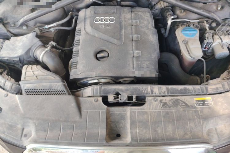 Used Audi Q5 2013 40 TFSI Technology Edition Engine Bay