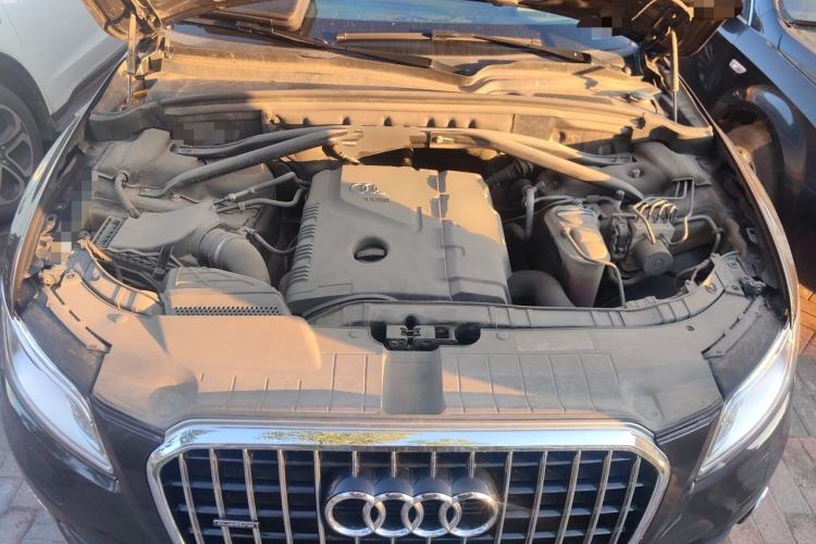 Used Audi Q5 2013 40 TFSI Technology Edition Engine Bay
