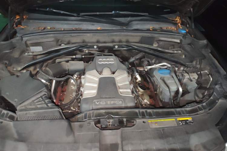 Used Audi Q5 2013 45 TFSI quattro Sport Edition Engine Bay
