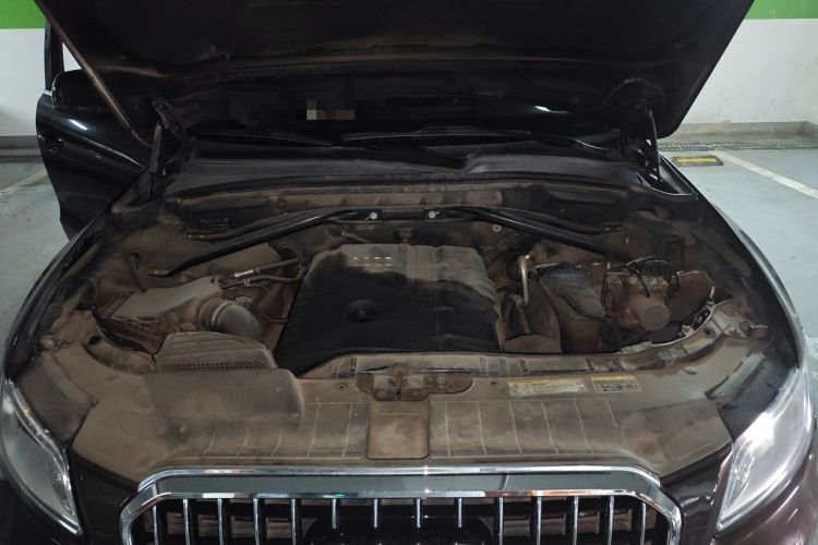 Used Audi Q5 2013 40 TFSI Technology Edition Engine Bay