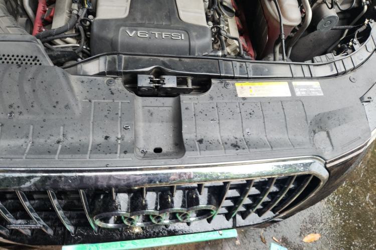 Used Audi Q5 2013 45 TFSI quattro Sport Edition Engine Bay