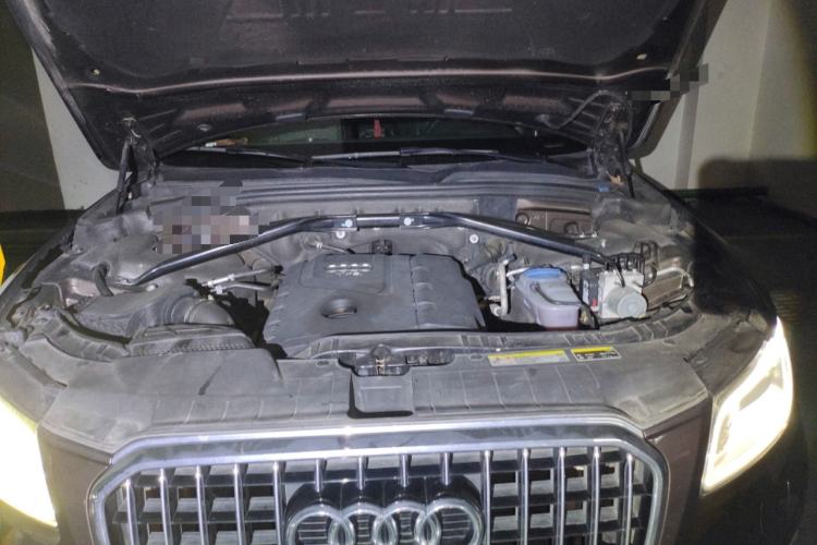 Used Audi Q5 2013 40 TFSI Technology Edition Engine Bay