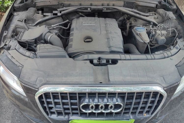 Used Audi Q5 2013 40 TFSI Comfort Edition Engine Bay