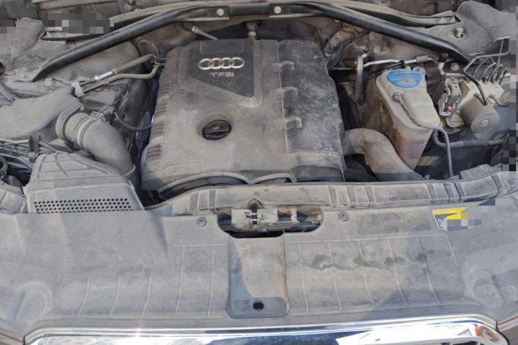 Used Audi Q5 2013 40 TFSI Comfort Edition Engine Bay