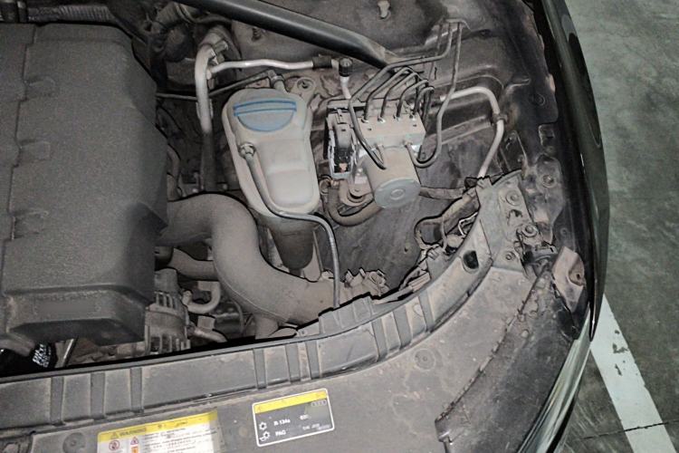 Used Audi Q5 2013 40 TFSI Technology Edition Engine Bay Left