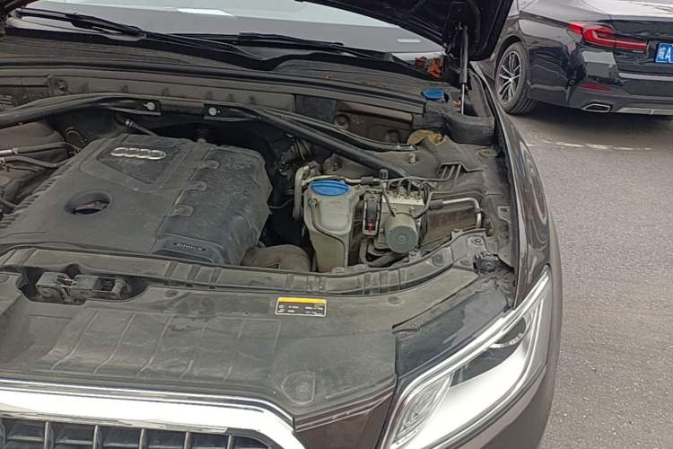 Used Audi Q5 2013 40 TFSI Comfort Edition Engine Bay Left