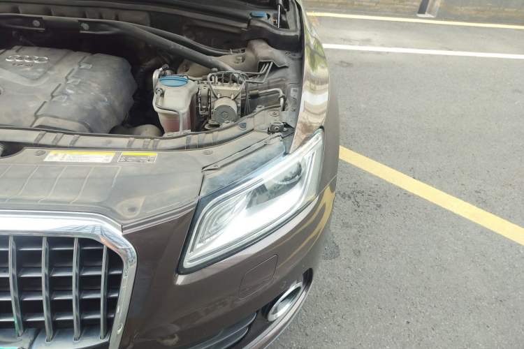 Used Audi Q5 2013 40 TFSI Technology Edition Engine Bay Left