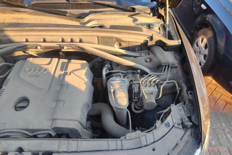Used Audi Q5 2013 40 TFSI Technology Edition Engine Bay Left