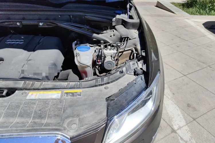 Used Audi Q5 2013 40 TFSI Luxury Model Engine Bay Left