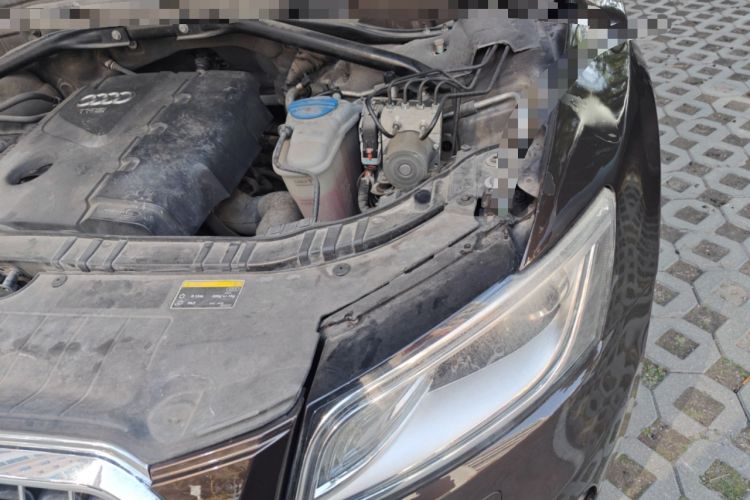 Used Audi Q5 2013 40 TFSI Comfort Edition Engine Bay Left
