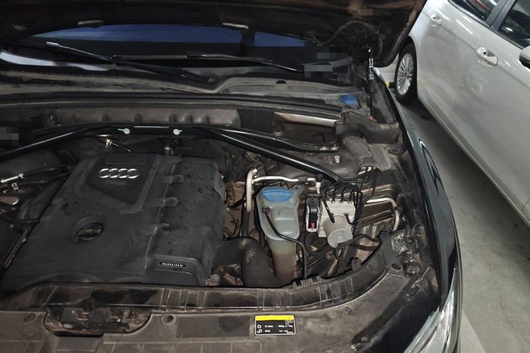 Used Audi Q5 2013 40 TFSI Comfort Edition Engine Bay Left