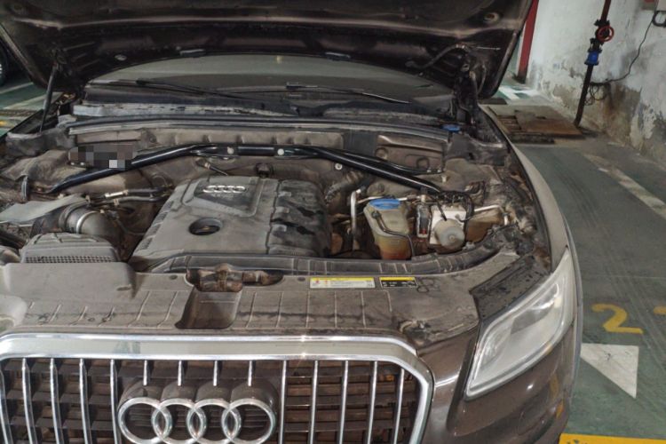 Used Audi Q5 2013 40 TFSI Technology Edition Engine Bay Left