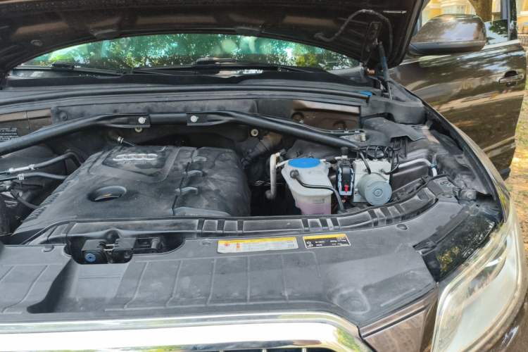 Used Audi Q5 2013 40 TFSI Technology Edition Engine Bay Left
