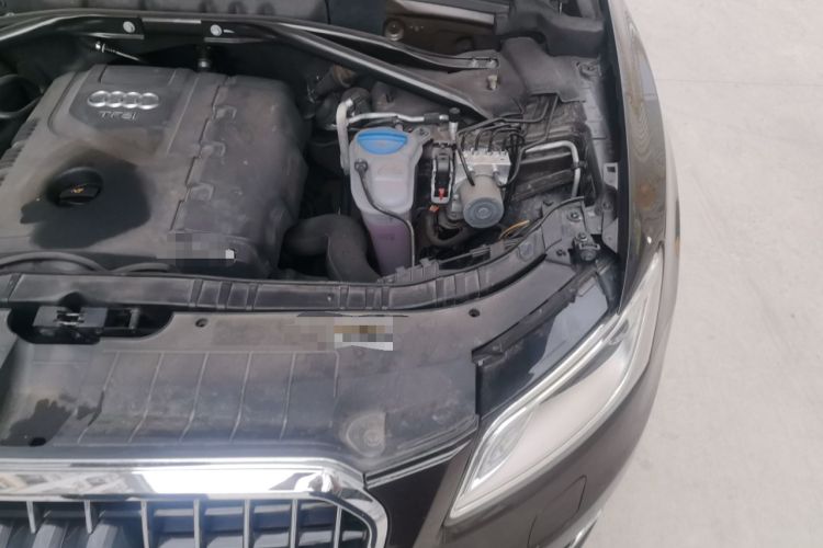 Used Audi Q5 2013 40 TFSI Technology Edition Engine Bay Left