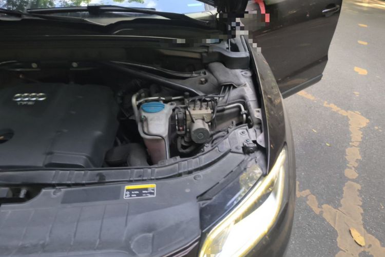 Used Audi Q5 2013 40 TFSI Comfort Edition Engine Bay Left