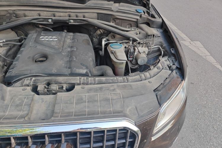Used Audi Q5 2013 40 TFSI Technology Edition Engine Bay Left