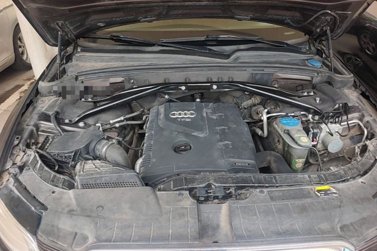 Used Audi Q5 2013 40 TFSI Comfort Edition Engine Bay