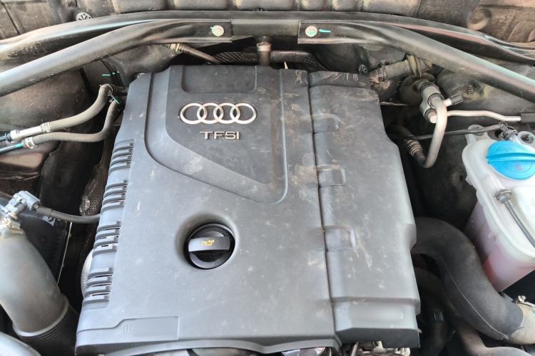 Used Audi Q5 2013 40 TFSI Comfort Edition Engine Bay