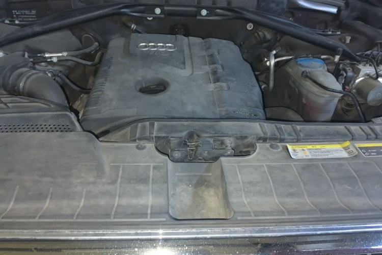 Used Audi Q5 2013 40 TFSI Comfort Edition Engine Bay