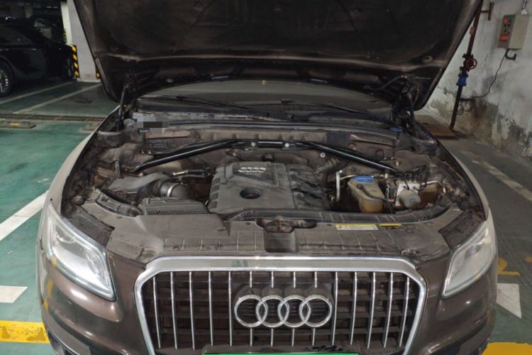 Used Audi Q5 2013 40 TFSI Technology Edition Engine Bay