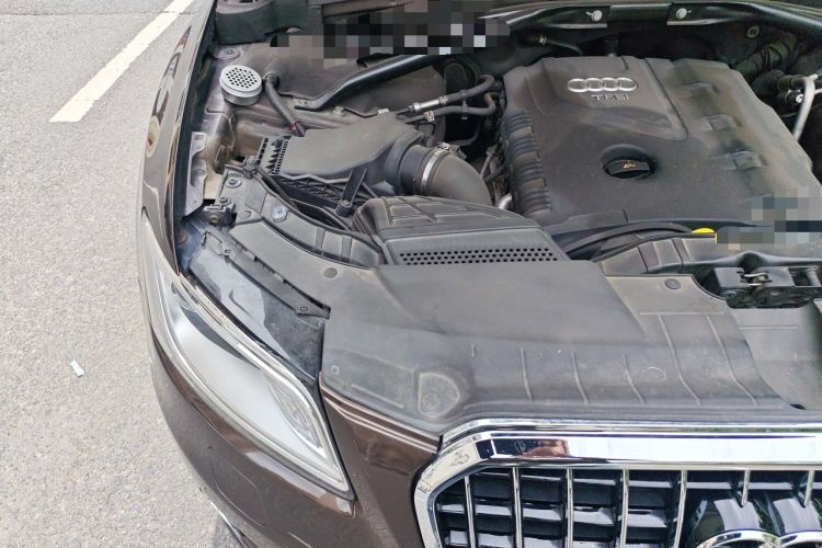 Used Audi Q5 2013 40 TFSI Technology Edition Engine Bay Right