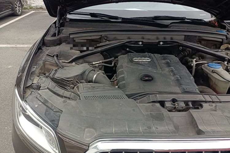 Used Audi Q5 2013 40 TFSI Comfort Edition Engine Bay Right