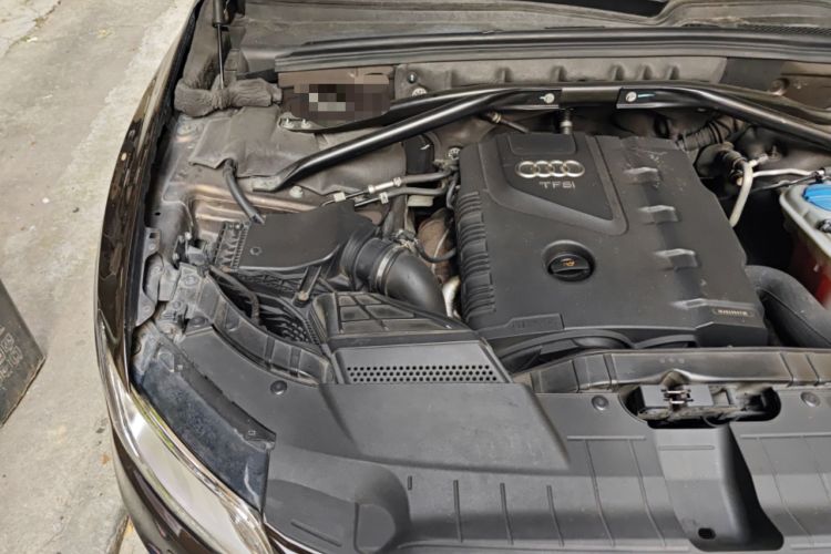 Used Audi Q5 2013 40 TFSI Comfort Edition Engine Bay Right