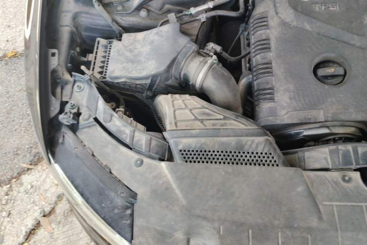 Used Audi Q5 2013 40 TFSI Technology Edition Engine Bay Right