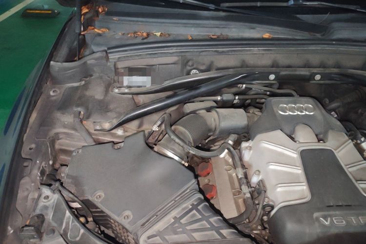 Used Audi Q5 2013 45 TFSI quattro Sport Edition Engine Bay Right