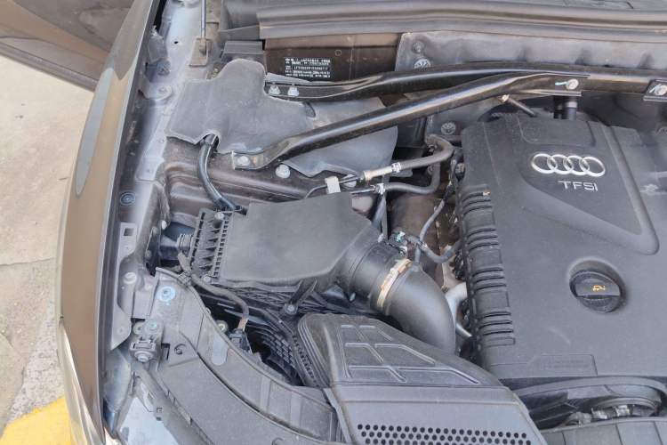 Used Audi Q5 2013 40 TFSI Technology Edition Engine Bay Right