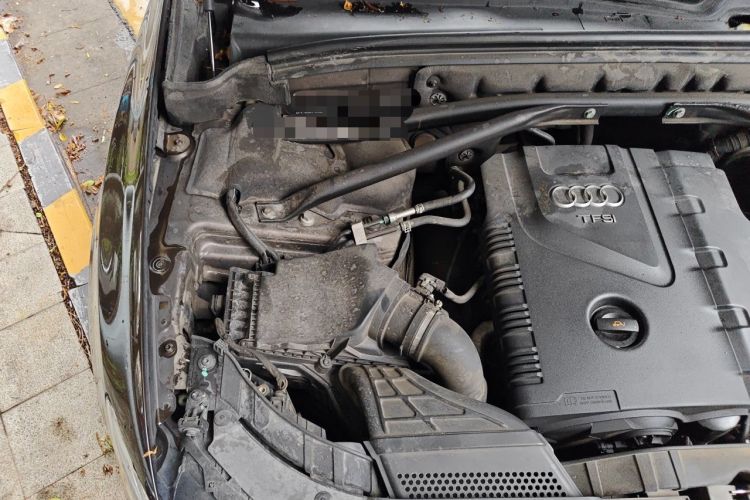 Used Audi Q5 2013 40 TFSI Ambition Engine Bay Right