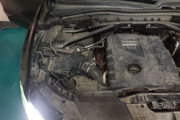 Used Audi Q5 2013 40 TFSI Technology Edition Engine Bay Right