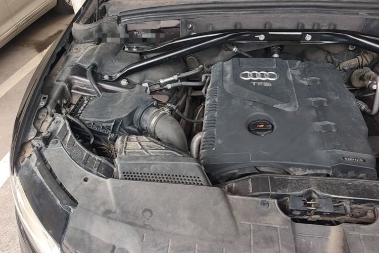 Used Audi Q5 2013 40 TFSI Comfort Edition Engine Bay Right