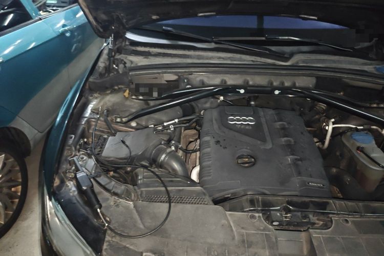 Used Audi Q5 2013 40 TFSI Comfort Edition Engine Bay Right