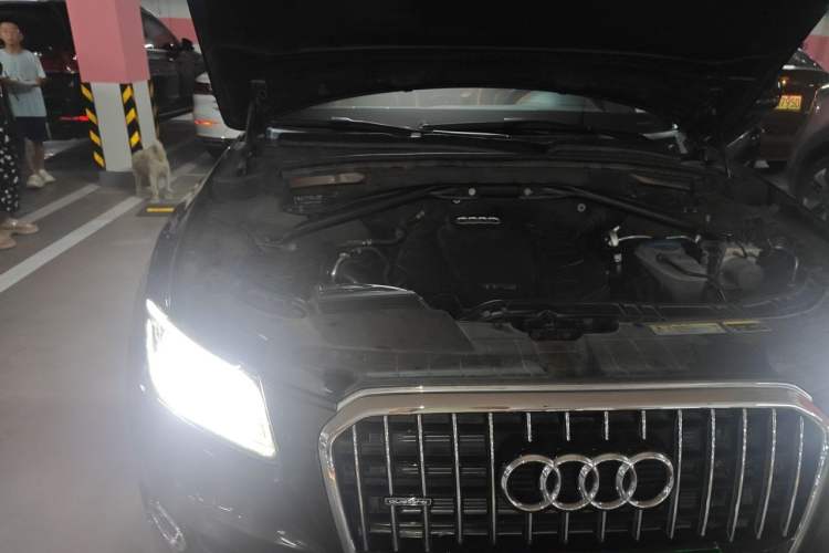 Used Audi Q5 2013 40 TFSI Technology Edition Engine Bay Right